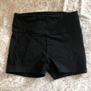 Athleta spandex ultimate 3 inch short